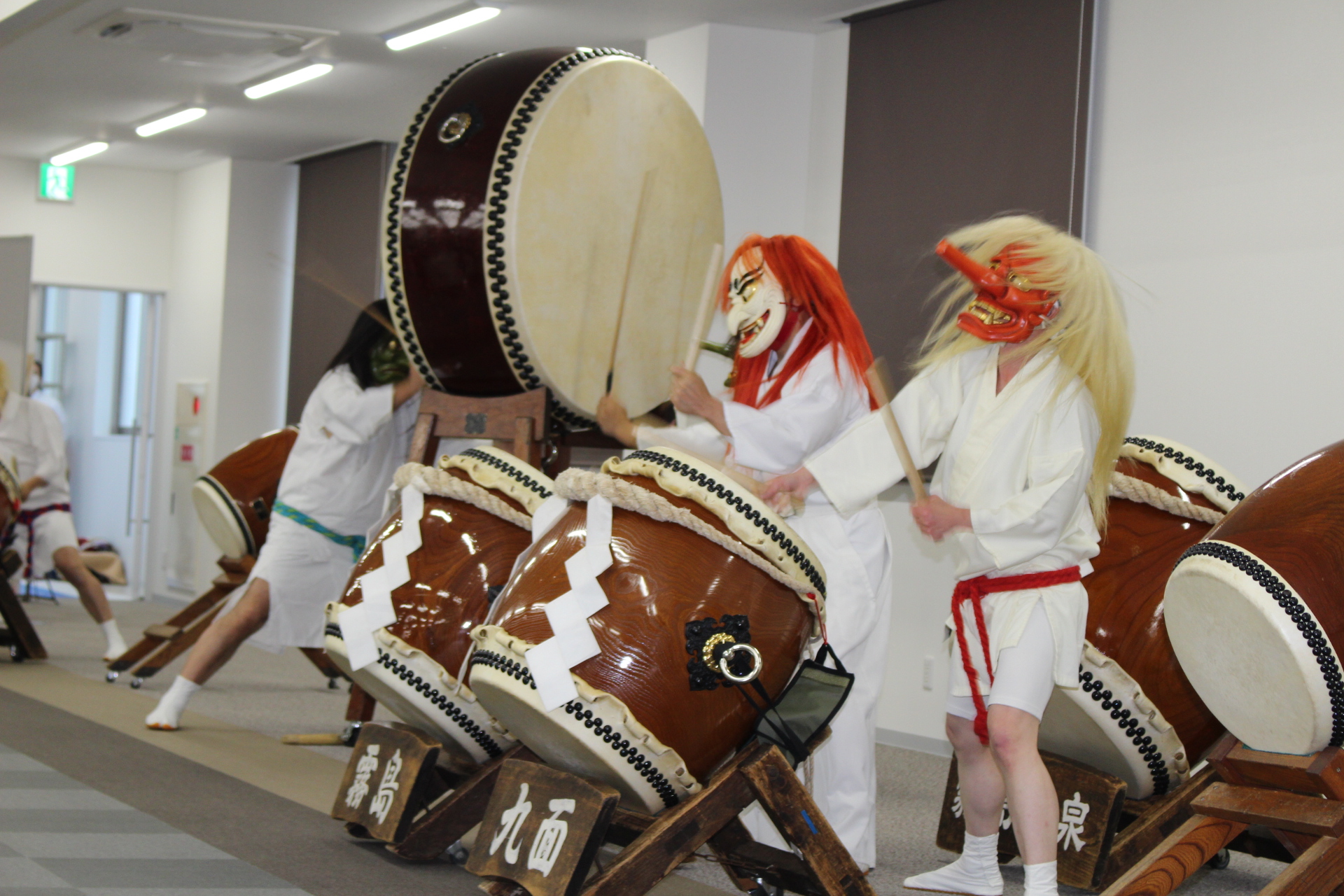 天孫降臨霧島九面太鼓保存会の皆様によります【天孫降臨霧島九面太鼓】の演奏です。とても迫力のある演奏でした。本当にありがとうございました。